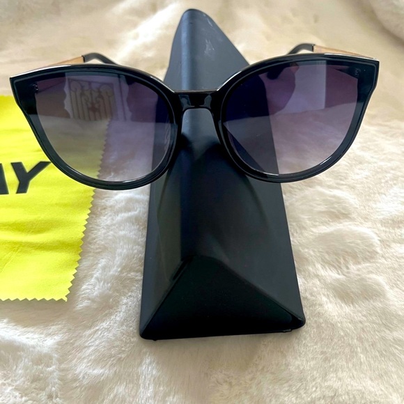 NWT Quay Sunglasses Datenight - Picture 1 of 4